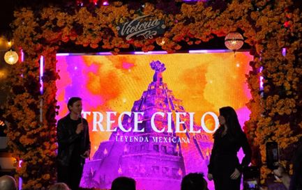 «Trece Cielos: Una Noche Para Ponernos al&nbsp;Día».