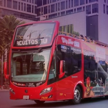 Turibús celebra 25 años con significativos logros. 